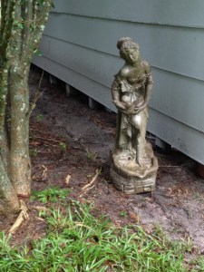 The lady statue at her new home.  Mama's neighbor asked me if we were going to keep her there.  If am the one who has to move her, yes!