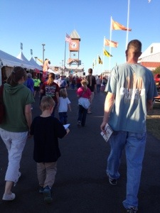 Mess Cat's crew and ours wandering along on our way to find something to eat.